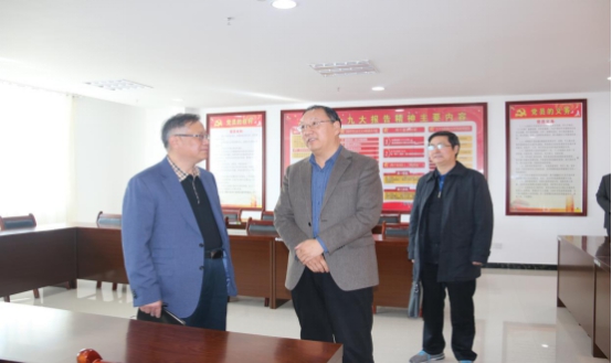 省委常委、省總工會主席馬吉孝等一行蒞臨青海物產集團公司視察，調研指導道路貨運企業建會、貨運司機入會等工作